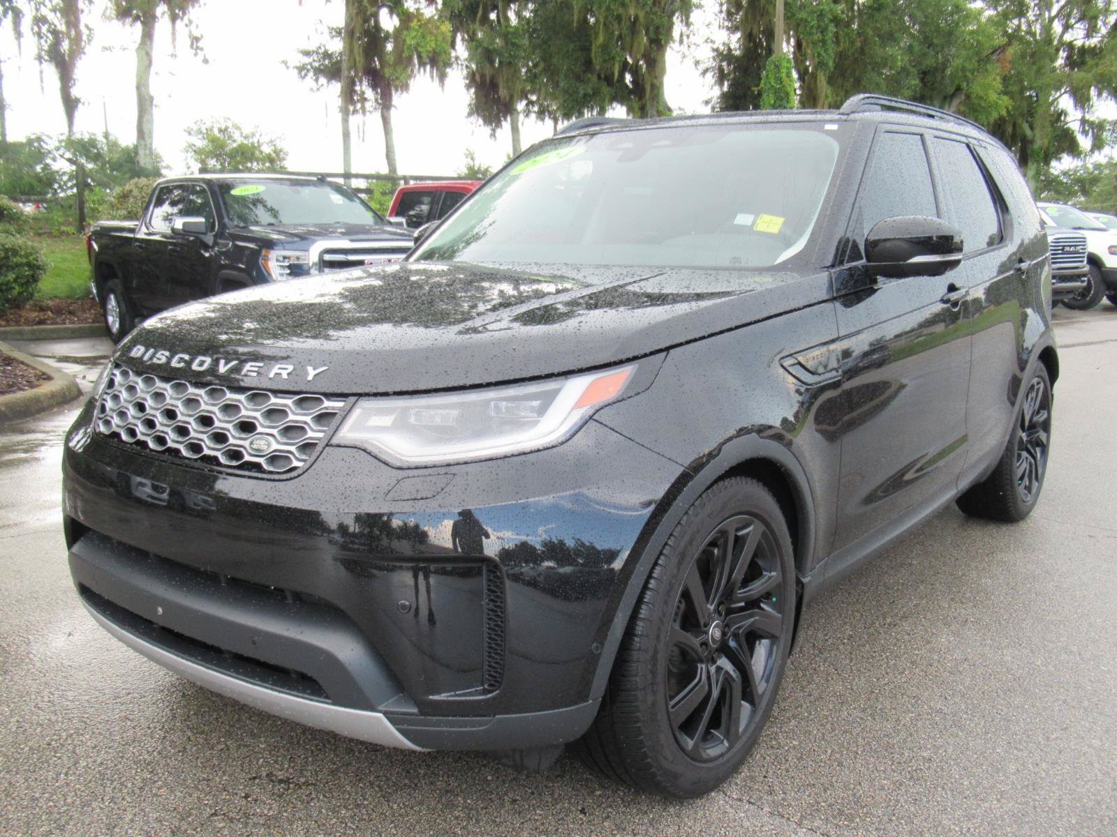 Used 2024 Land Rover Discovery S AWD/4WD image 3