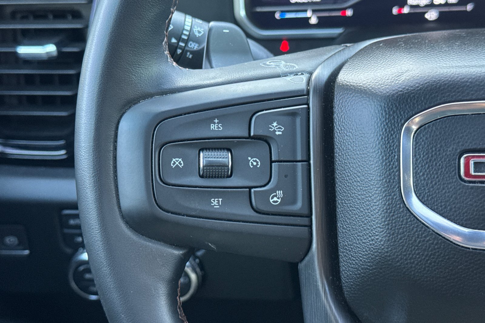 Used 2023 GMC Sierra 1500 AT4 w/ AT4 Premium Package AWD/4WD image 34