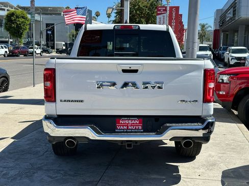 Used 2025 RAM 1500 Laramie AWD/4WD image 6