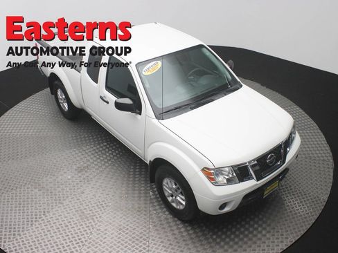 Used 2021 Nissan Frontier SV AWD/4WD image 3