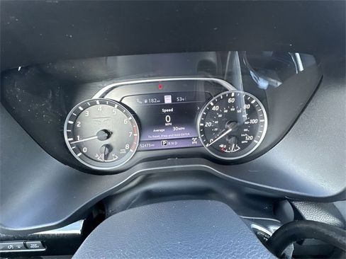 Used 2021 Nissan Titan SV w/ SV Convenience Package image 10