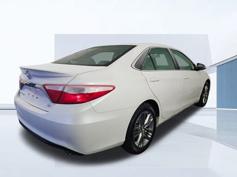 Used 2017 Toyota Camry SE image 7