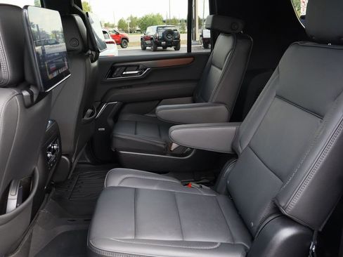 Used 2026 GMC Yukon XL Denali w/ Denali Reserve Package RWD image 29