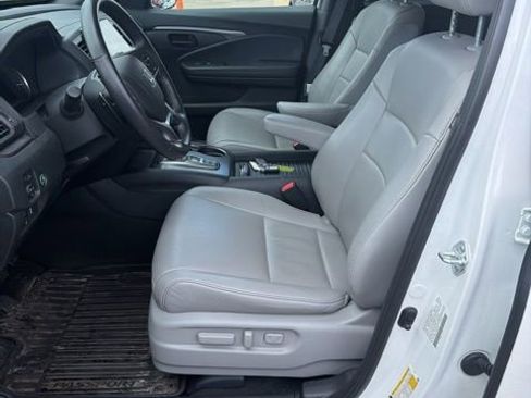 Used 2023 Honda Passport EX-L image 5