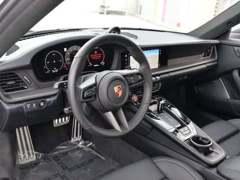 Certified 2025 Porsche 911 Carrera GTS image 4