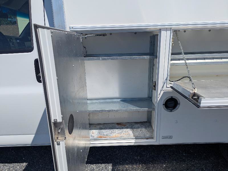 Used 2021 Chevrolet Express 3500 w/ Power Convenience Package RWD image 5