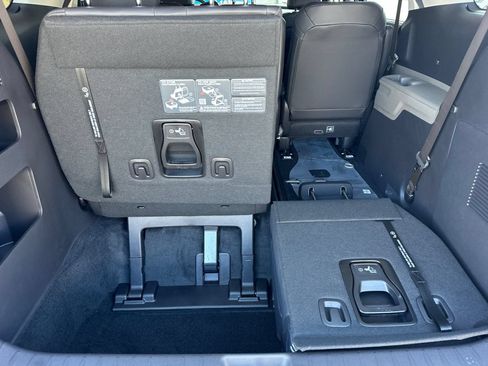 New 2026 Kia Carnival EX FWD image 16