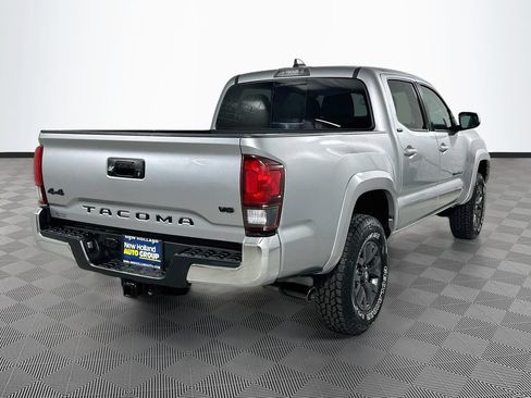 Used 2023 Toyota Tacoma SR5 w/ Black Out Package (TMS) AWD/4WD image 15