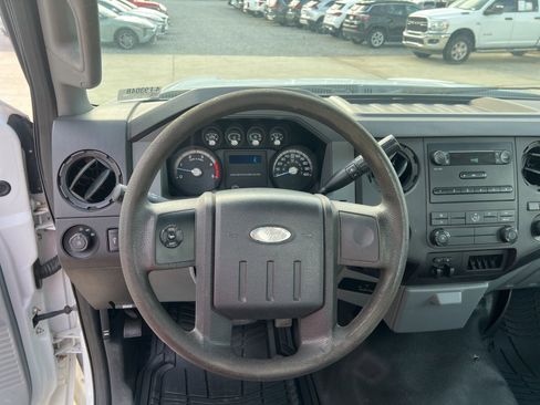 Used 2011 Ford F250 XL RWD image 9