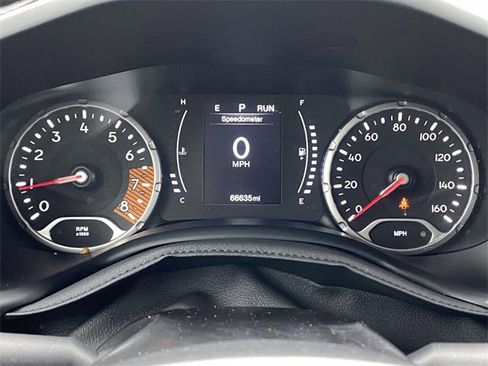 Used 2020 Jeep Renegade Latitude image 19