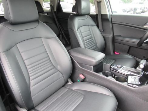 Used 2023 Kia Sportage SX FWD image 9