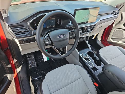 New 2025 Ford Escape SE image 16
