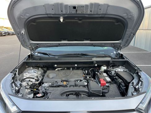 Used 2025 Toyota RAV4 XLE image 32