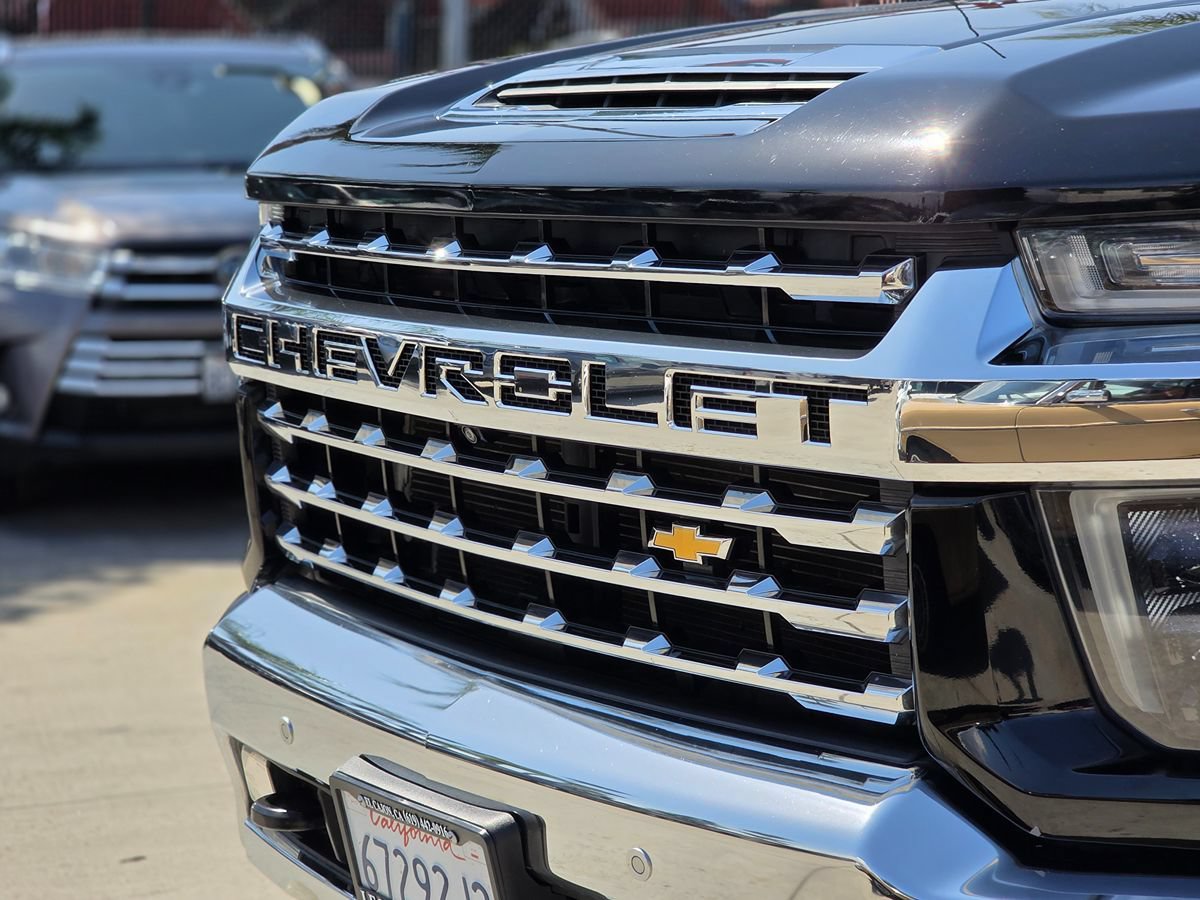 Used 2022 Chevrolet Silverado 3500 LTZ w/ LTZ Plus Package AWD/4WD image 7