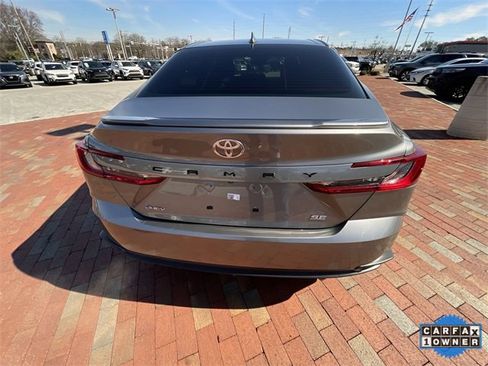 Used 2025 Toyota Camry SE image 33