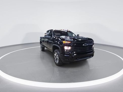 Used 2024 Chevrolet Silverado 2500 Custom w/ Custom Value Package AWD/4WD image 3