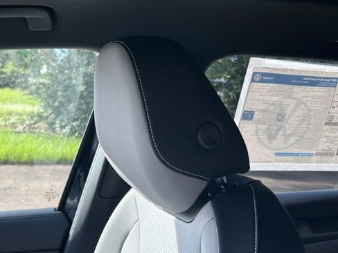 New 2026 Volkswagen Tiguan SE R-Line FWD image 11