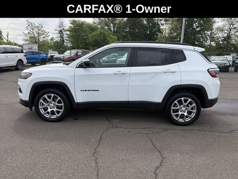 Used 2023 Jeep Compass Latitude AWD/4WD image 2