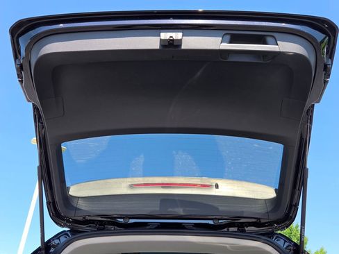 Certified 2023 Volkswagen Taos SE w/ Panoramic Sunroof Package FWD image 69