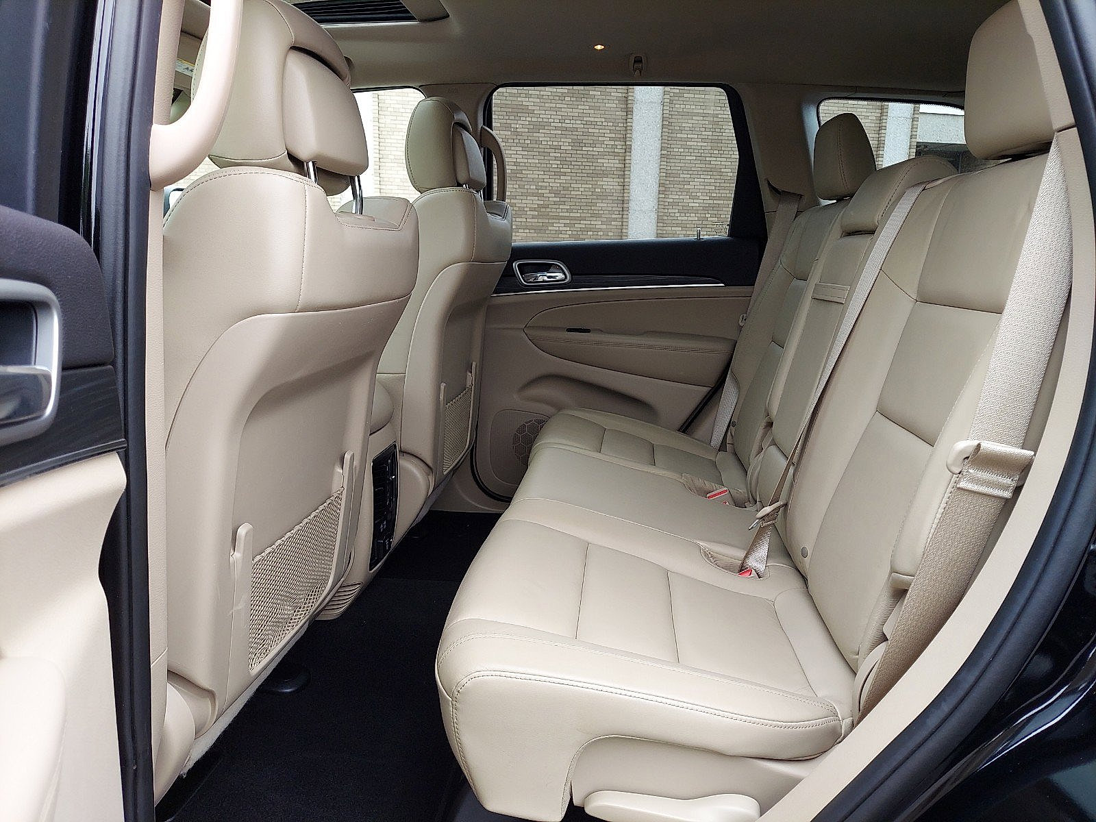 Used 2019 Jeep Grand Cherokee Limited AWD/4WD image 10