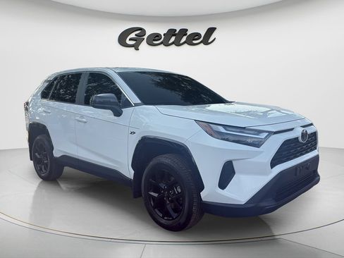 Used 2024 Toyota RAV4 LE FWD image 3