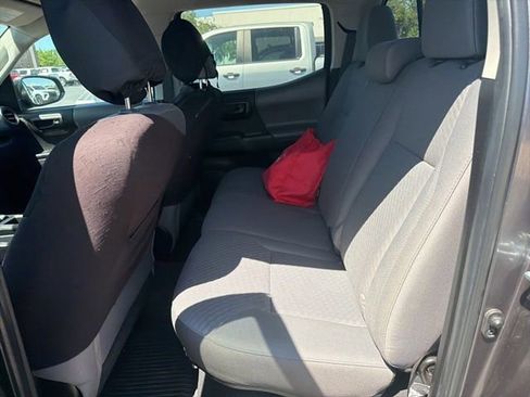 Used 2022 Toyota Tacoma SR w/ SR Convenience Package RWD image 19