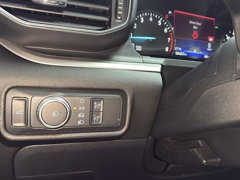 Used 2022 Ford Explorer XLT w/ Equipment Group 202A image 17