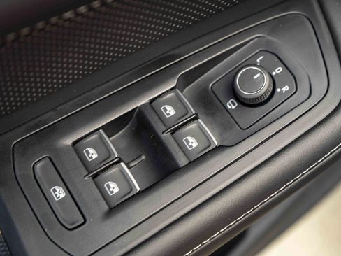 Used 2025 Volkswagen Atlas Cross Sport SEL Premium R-Line image 41