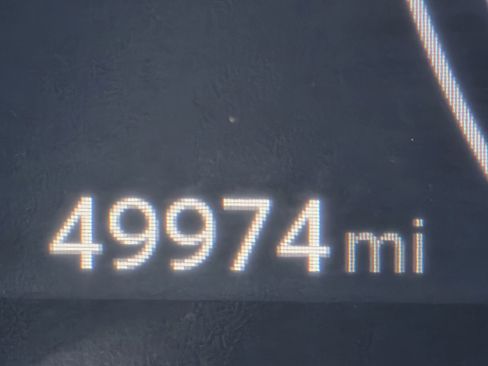 Used 2023 Toyota Corolla Cross XLE image 32