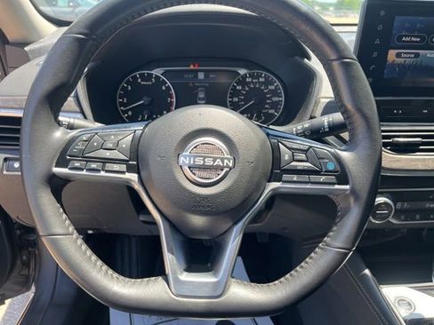 Used 2024 Nissan Altima 2.5 SL FWD image 13