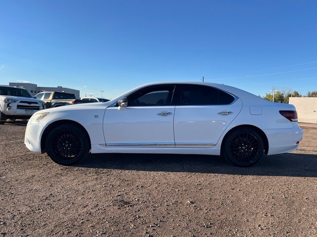 Used 2013 Lexus LS 460 AWD w/ F-Sport Pkg image 2