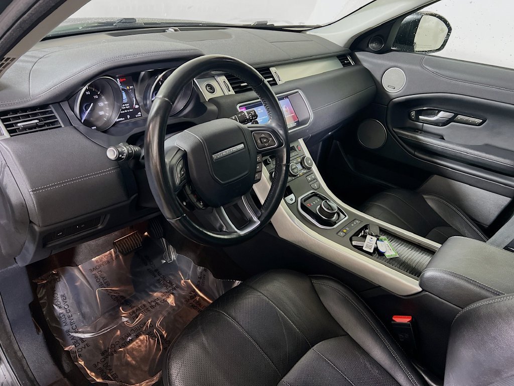 Used 2017 Land Rover Range Rover Evoque SE AWD/4WD image 9