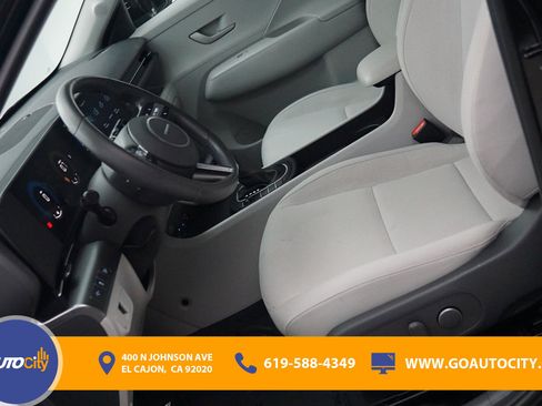 Used 2025 Hyundai Kona SEL image 9