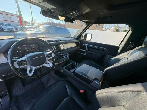 Used 2022 Land Rover Defender 90 X-Dynamic S image 11