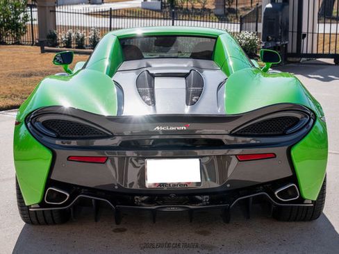 Used 2018 McLaren 570S Spider image 18