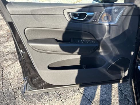 Used 2019 Volvo XC60 T6 Inscription image 16