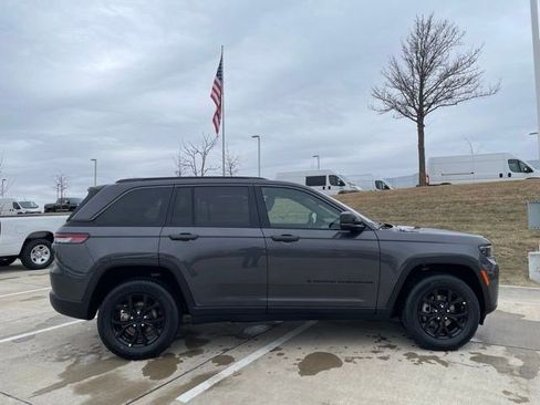 New 2026 Jeep Grand Cherokee Altitude AWD/4WD image 7