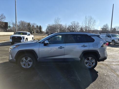 Used 2023 Toyota RAV4 XLE w/ Convenience Package image 5