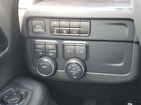 New 2025 Chevrolet Suburban LT w/ Comfort Package image 13