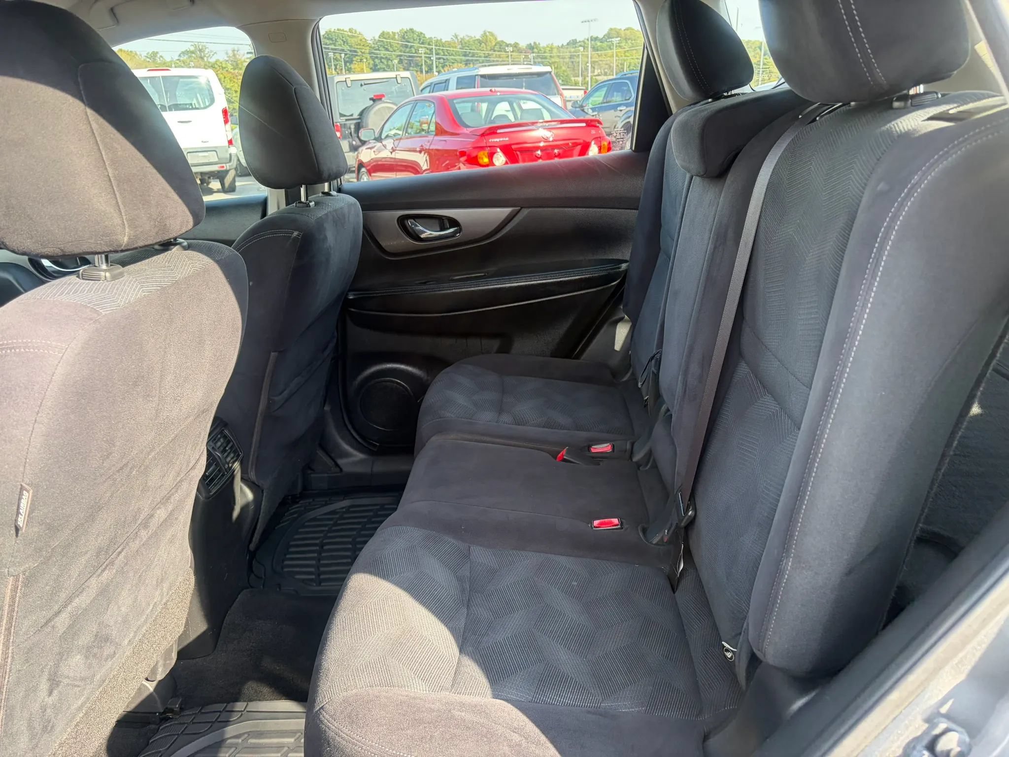 Used 2016 Nissan Rogue S AWD/4WD image 22