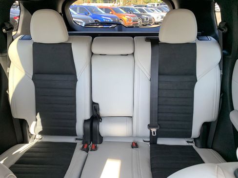 New 2025 Mitsubishi Outlander SE image 15