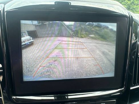 Used 2019 Chevrolet Traverse LT AWD/4WD image 30