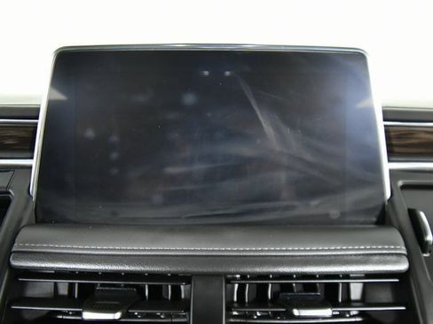 Used 2022 Chevrolet Tahoe Z71 image 4