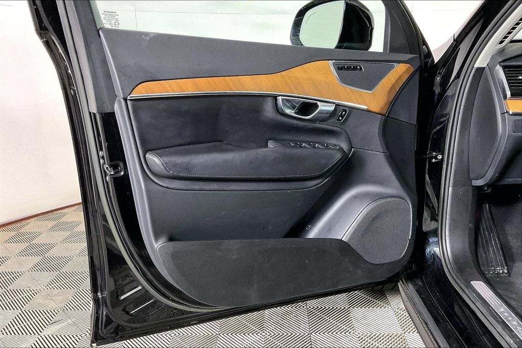 Used 2023 Volvo XC90 B6 Plus w/ Protection Package Premier AWD/4WD image 22
