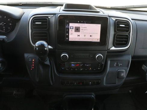 Used 2024 RAM ProMaster 2500 FWD image 11