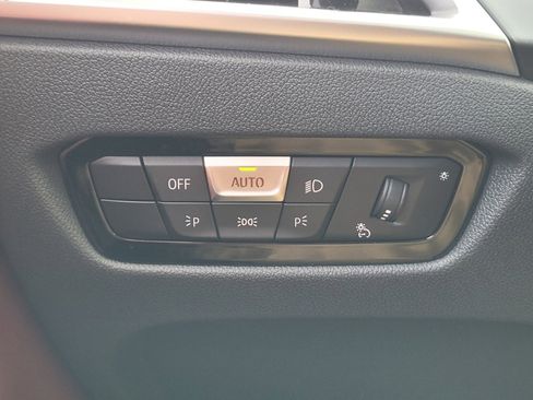 New 2026 BMW 430i Coupe w/ Parking Assistance Package image 21