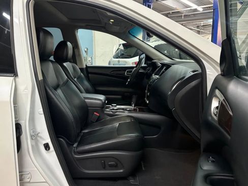 Used 2016 Nissan Pathfinder Platinum image 19