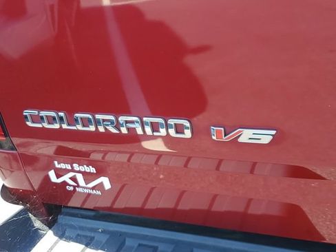 Used 2020 Chevrolet Colorado LT w/ LT Convenience Package RWD image 14