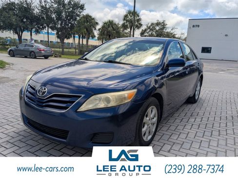 Used 2011 Toyota Camry LE image 6