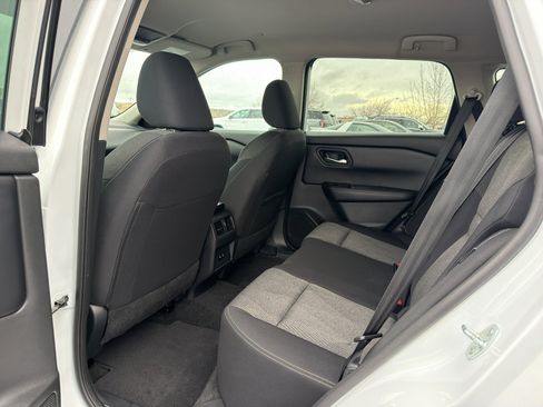 Used 2024 Nissan Rogue SV image 10